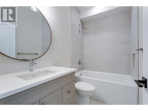 3438 Hilltown Close, Kelowna, BC - Indoor Photo Showing Bathroom