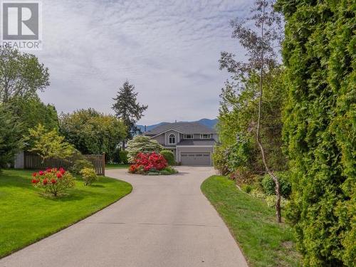 8745 Patricia Road, Powell River, BC - Outdoor