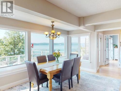 8745 Patricia Road, Powell River, BC - Indoor Photo Showing Dining Room