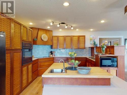 8745 Patricia Road, Powell River, BC - Indoor Photo Showing Other Room