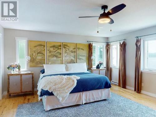 8745 Patricia Road, Powell River, BC - Indoor Photo Showing Bedroom