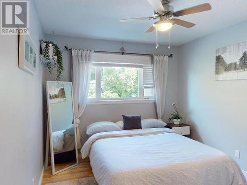 8745 Patricia Road, Powell River, BC - Indoor Photo Showing Bedroom