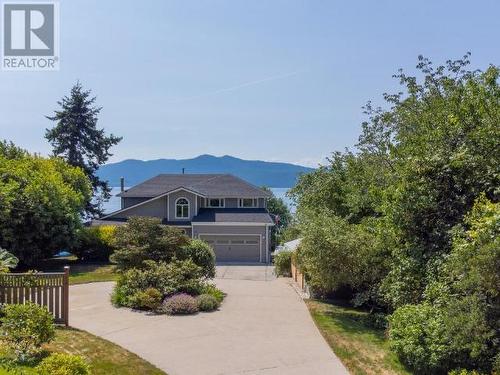 8745 Patricia Road, Powell River, BC - Outdoor