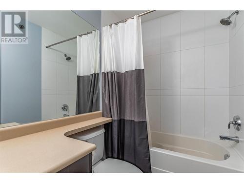 1089 Sunset Drive Unit# 410, Kelowna, BC - Indoor Photo Showing Bathroom
