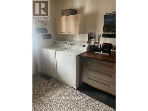 153 Wildwood Road, Nakusp, BC - Indoor Photo Showing Laundry Room