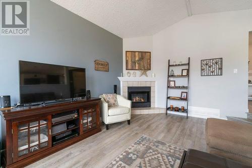 2472 Marine Place, Blind Bay, BC - Indoor Photo Showing Living Room With Fireplace