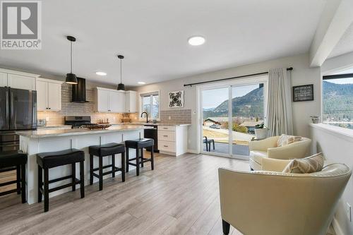 2472 Marine Place, Blind Bay, BC - Indoor