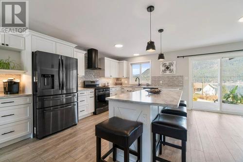 2472 Marine Place, Blind Bay, BC - Indoor Photo Showing Kitchen With Upgraded Kitchen