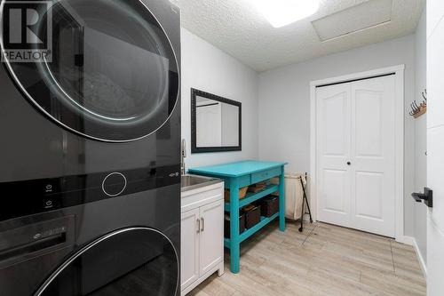 2472 Marine Place, Blind Bay, BC - Indoor Photo Showing Laundry Room