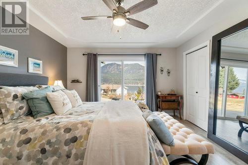 2472 Marine Place, Blind Bay, BC - Indoor Photo Showing Bedroom