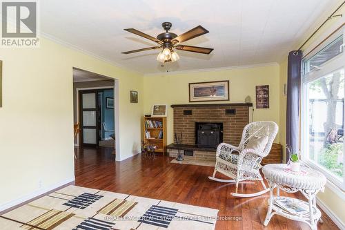27 John St, Burk'S Falls, ON - Indoor Photo Showing Living Room With Fireplace