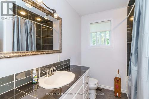 27 John St, Burk'S Falls, ON - Indoor Photo Showing Bathroom