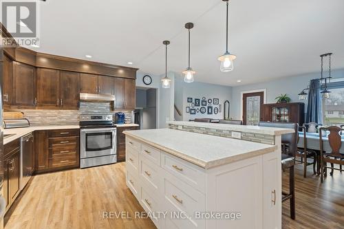 539 Forks Rd, Welland, ON - Indoor Photo Showing Kitchen With Upgraded Kitchen