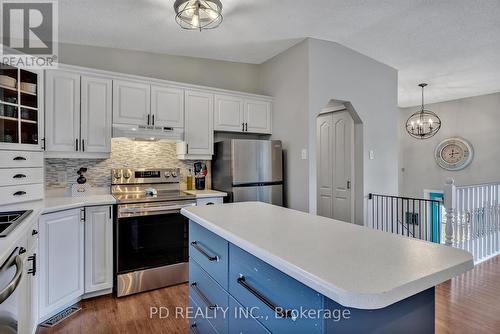 55 Clearview Dr, Kawartha Lakes, ON - Indoor Photo Showing Kitchen