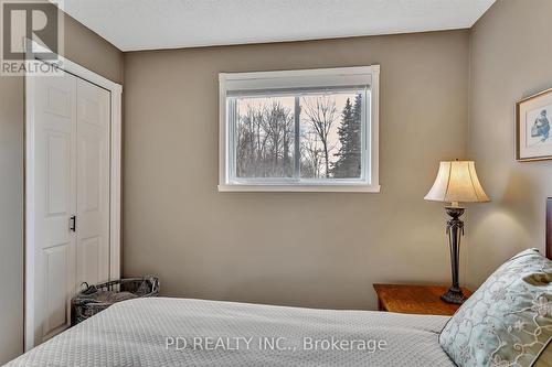 55 Clearview Dr, Kawartha Lakes, ON - Indoor Photo Showing Bedroom