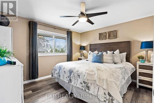 6536 Glengate St, Niagara Falls, ON - Indoor Photo Showing Bedroom