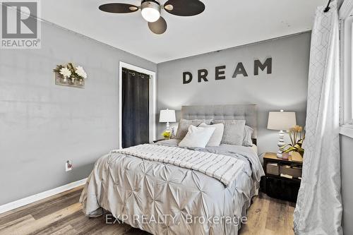 6536 Glengate St, Niagara Falls, ON - Indoor Photo Showing Bedroom