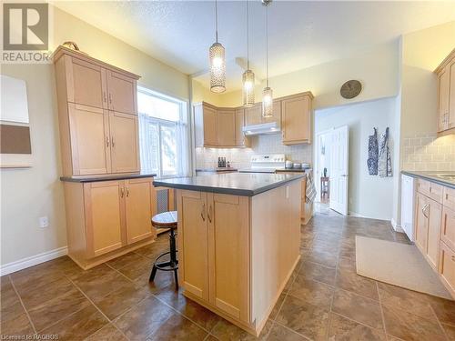 401 5Th Avenue, Hanover, ON - Indoor Photo Showing Kitchen
