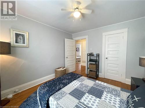 401 5Th Avenue, Hanover, ON - Indoor Photo Showing Bedroom