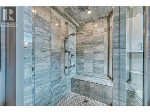 1160 Sunset Drive Unit# 1702, Kelowna, BC - Indoor Photo Showing Bathroom
