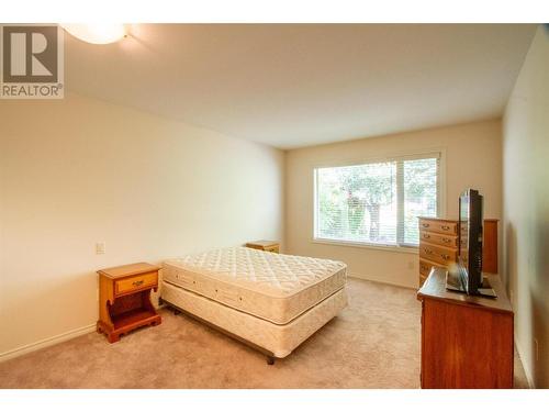 2365 Stillingfleet Road Unit# 327, Kelowna, BC - Indoor Photo Showing Bedroom