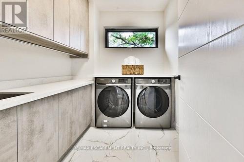 1459 Petrie Way, Mississauga, ON - Indoor Photo Showing Laundry Room