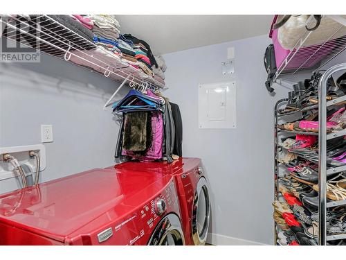 5035 Seon Crescent, Kelowna, BC - Indoor Photo Showing Laundry Room