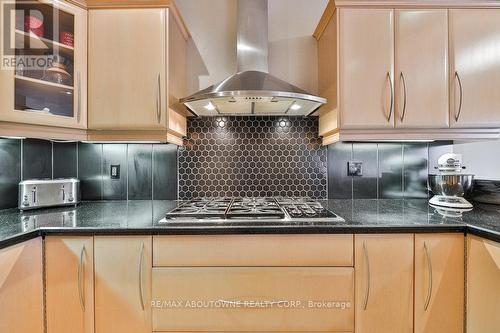 104 Garth Trails Crescent, Hamilton, ON - Indoor Photo Showing Kitchen