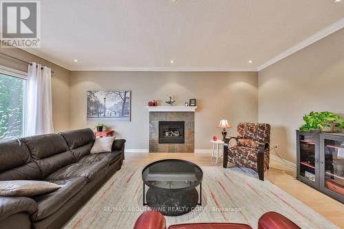 104 Garth Trails Crescent, Hamilton, ON - Indoor Photo Showing Living Room With Fireplace