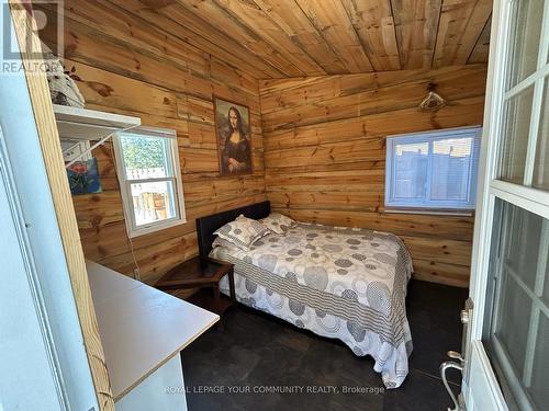 56 60Th St S, Wasaga Beach, ON - Indoor Photo Showing Bedroom