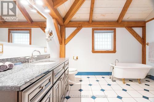 187 Champlain Road, Penetanguishene, ON - Indoor Photo Showing Bathroom