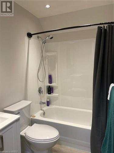431 Dudley Avenue, North Bay, ON - Indoor Photo Showing Bathroom