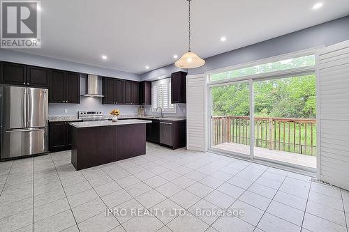 47 Fleming Crescent, Haldimand, ON - Indoor Photo Showing Kitchen With Upgraded Kitchen
