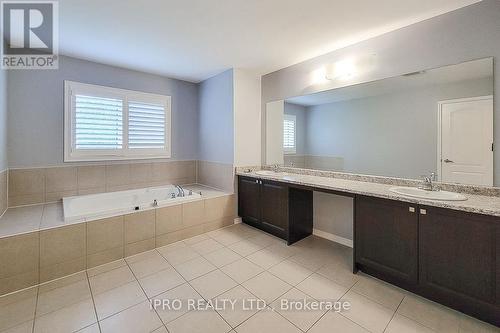 47 Fleming Crescent, Haldimand, ON - Indoor Photo Showing Bathroom