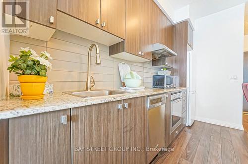 #321 -55 Ann O'Reilly Rd, Toronto, ON - Indoor Photo Showing Kitchen