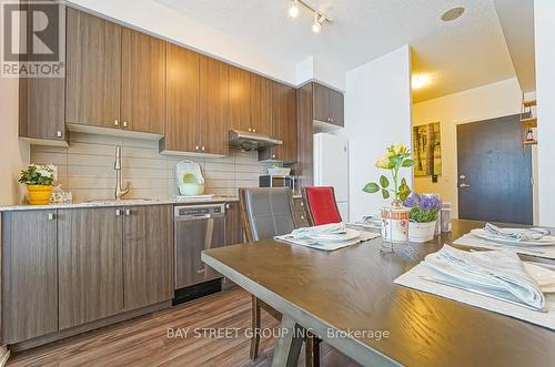 321 - 55 Ann O'Reilly Road, Toronto, ON - Indoor Photo Showing Kitchen