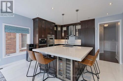 7 Paperbark Ave, Vaughan, ON - Indoor Photo Showing Kitchen With Upgraded Kitchen
