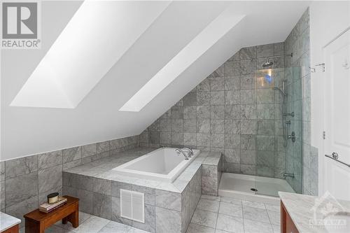 1481 Orchard Avenue, Ottawa, ON - Indoor Photo Showing Bathroom