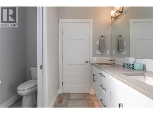 1608 Summer Crescent, Kelowna, BC - Indoor Photo Showing Bathroom