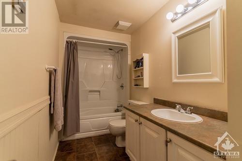 2610 Draper Avenue Unit#14, Ottawa, ON - Indoor Photo Showing Bathroom