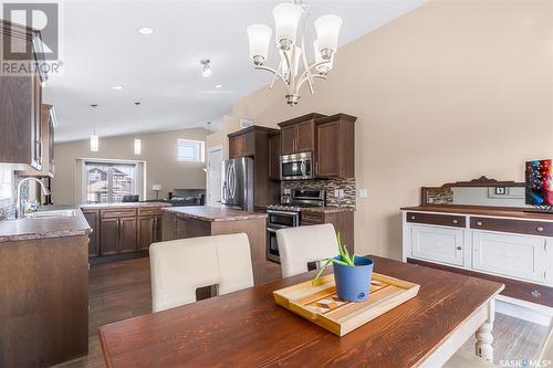 907 Hunter Road, Saskatoon, SK - Indoor Photo Showing Kitchen With Upgraded Kitchen