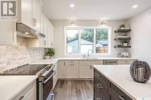 1334 Colony Street, Saskatoon, SK - Indoor Photo Showing Kitchen With Upgraded Kitchen