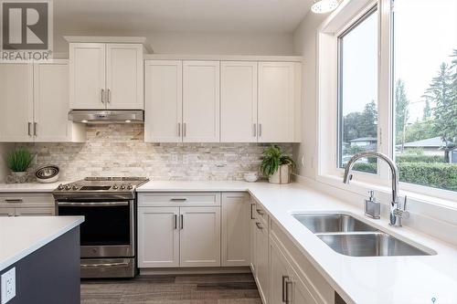 1334 Colony Street, Saskatoon, SK - Indoor Photo Showing Kitchen With Double Sink