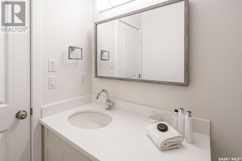 1334 Colony Street, Saskatoon, SK - Indoor Photo Showing Bathroom