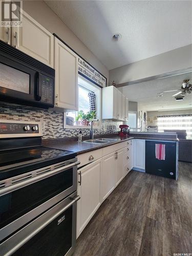 134 9Th Avenue W, Melville, SK - Indoor Photo Showing Kitchen