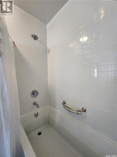 134 9Th Avenue W, Melville, SK - Indoor Photo Showing Bathroom