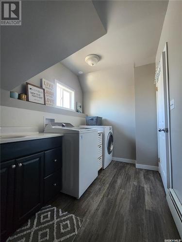 134 9Th Avenue W, Melville, SK - Indoor Photo Showing Laundry Room