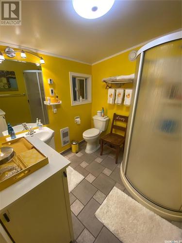 64 James Avenue, Yorkton, SK - Indoor Photo Showing Bathroom