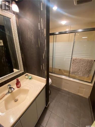 64 James Avenue, Yorkton, SK - Indoor Photo Showing Bathroom