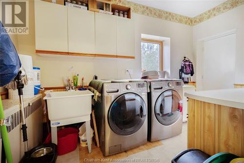 25814 Centre Side Road, Dresden, ON - Indoor Photo Showing Laundry Room